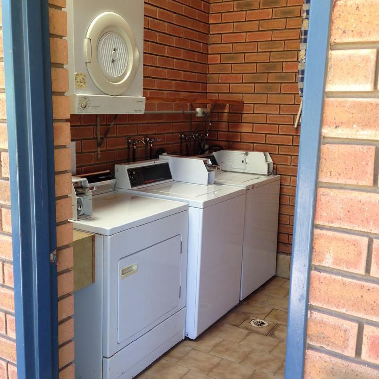 Newell Hwy Caravan Park Parkes Eksteriør bilde